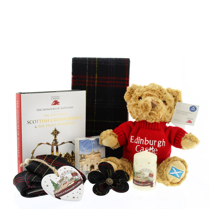 The products included in the Edinburgh Castle Family Hamper