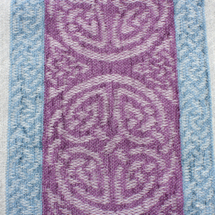 close up detail of the celtic knot scarf 