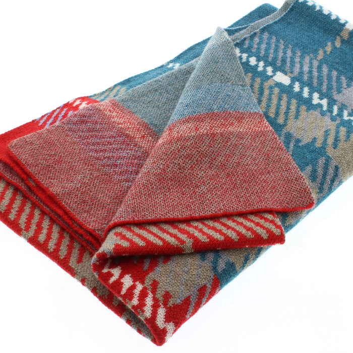 tartan lugano merino scarf close up detail